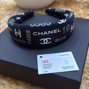 CHANEL Black and Ecru Logo Headband